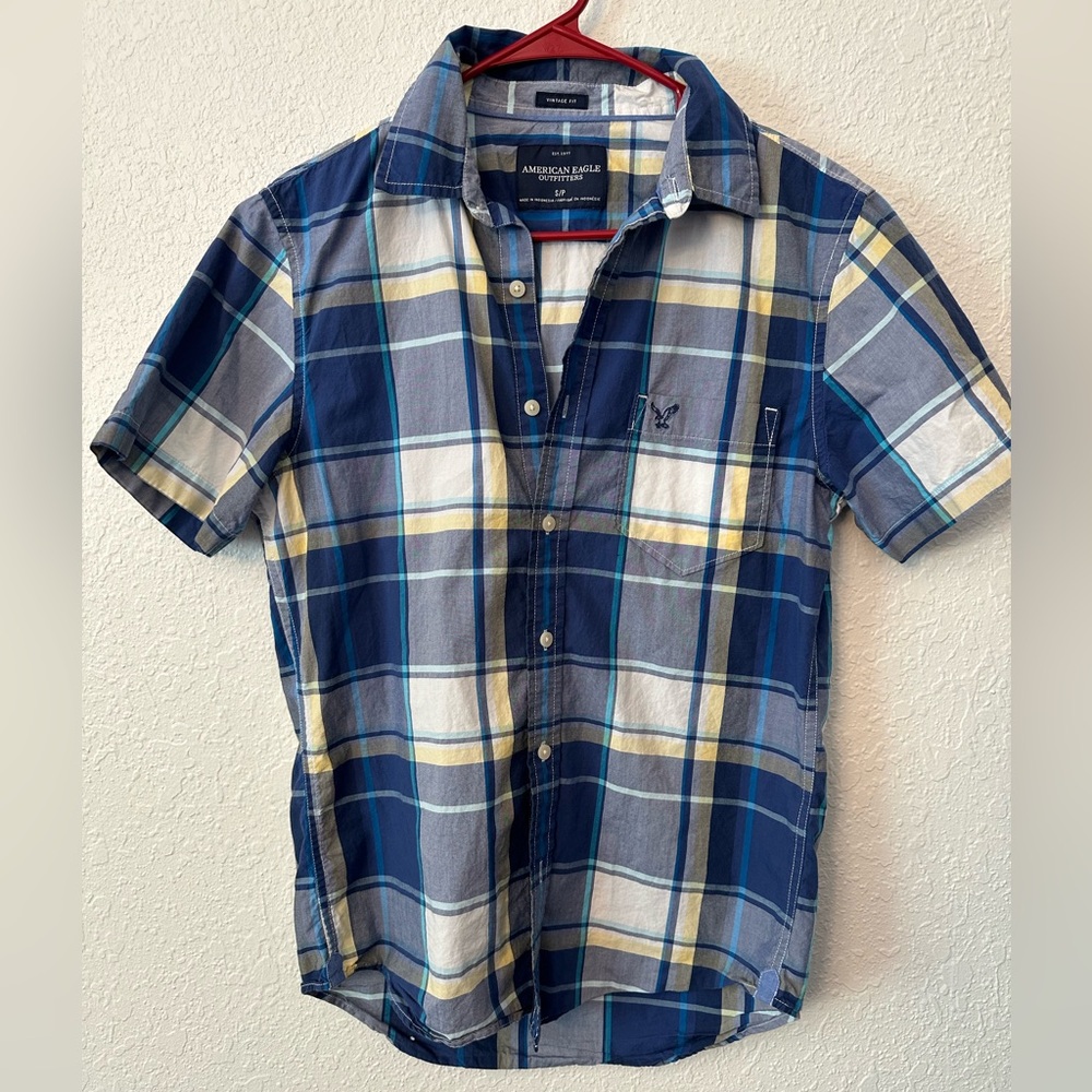 Men’s Small American Eagle Outfitters Plaid button up shirt